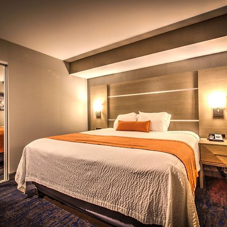 Best Western Plus Media Center Inn & Suites Burbank Bagian luar foto