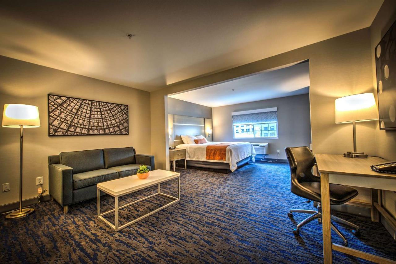 Best Western Plus Media Center Inn & Suites Burbank Bagian luar foto