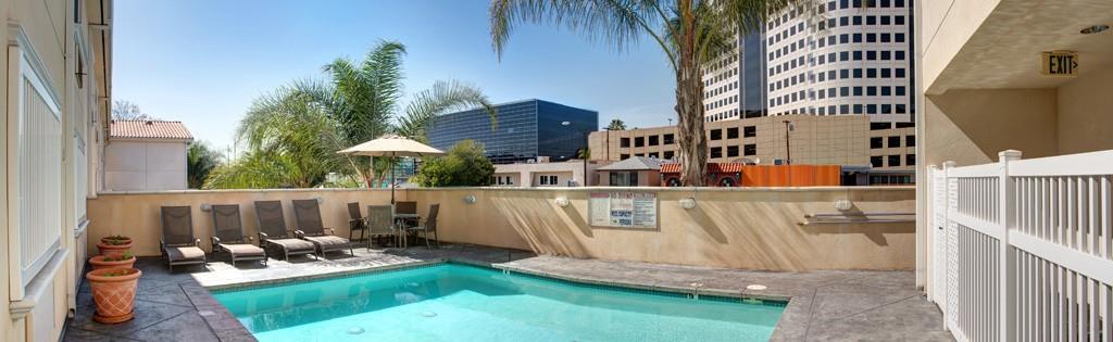 Best Western Plus Media Center Inn & Suites Burbank Bagian luar foto